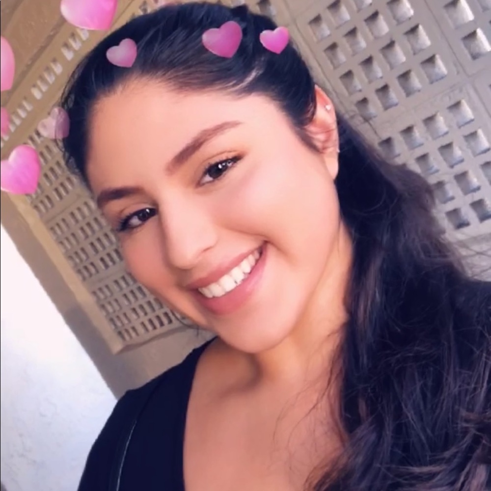 Meet your Posher, Kelly